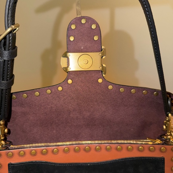 COACH Tabby 26 black and refined leather with gold rivits and hardware ! - Picture 9 of 16